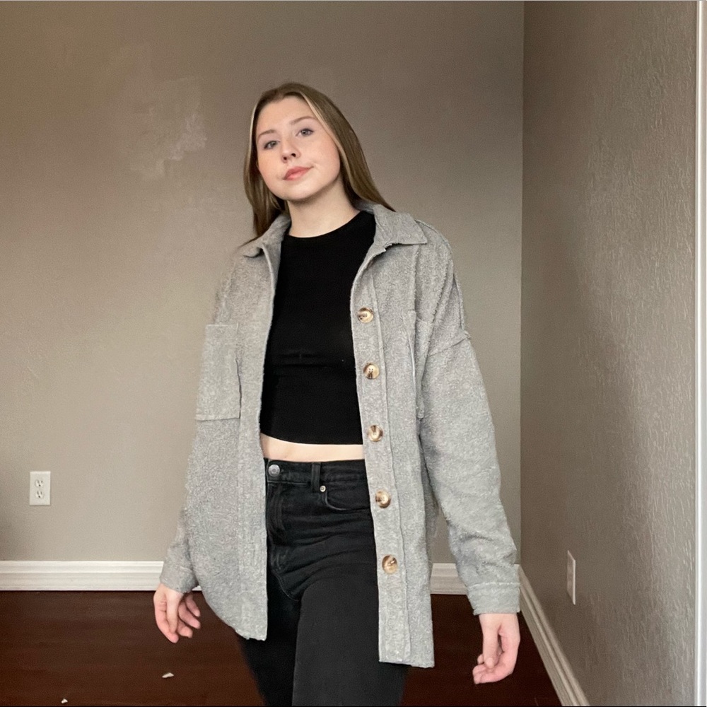 Oversized grey-blue shacket